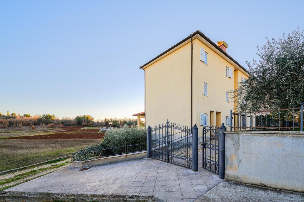 Stancija Amorozo 6 Porec Bagian luar foto