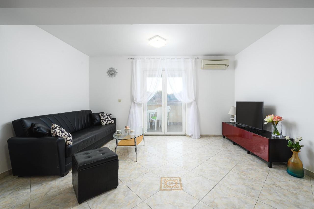 Stancija Amorozo 6 Porec Bagian luar foto